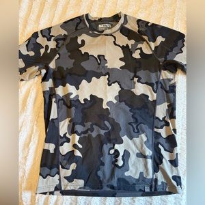 KUIU Men's Camouflage short sleeve Shirt - Black and Tan